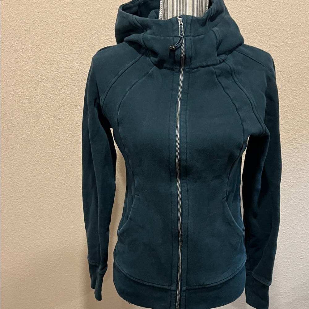 Dark Teal lululemon scuba Hoodie. Good condition, size 6